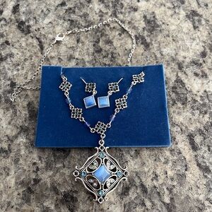 Elegant Silver and Blue Jewelry Set